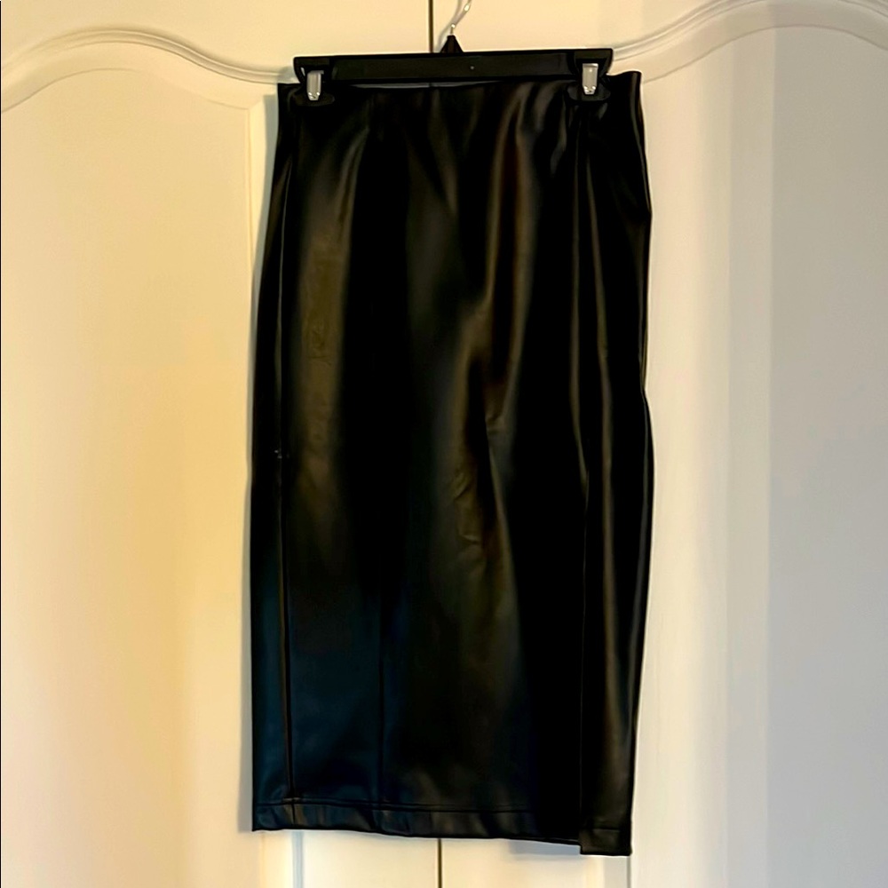 Elegant vegan leather, tank top and Black Pencil Skirt with a split